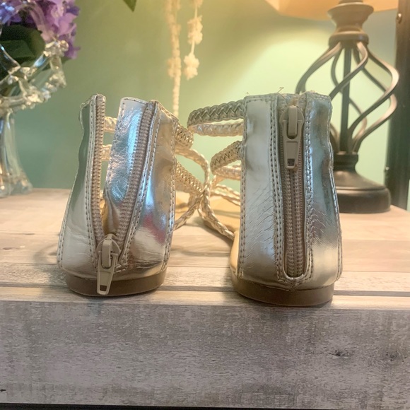 Gladiator sandals, white gold color, size 8.5 - Picture 4 of 4